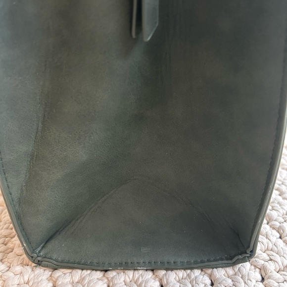 Leather Style Embossed Floral Forest Green Women's Tote Bag - Picture 13 of 15